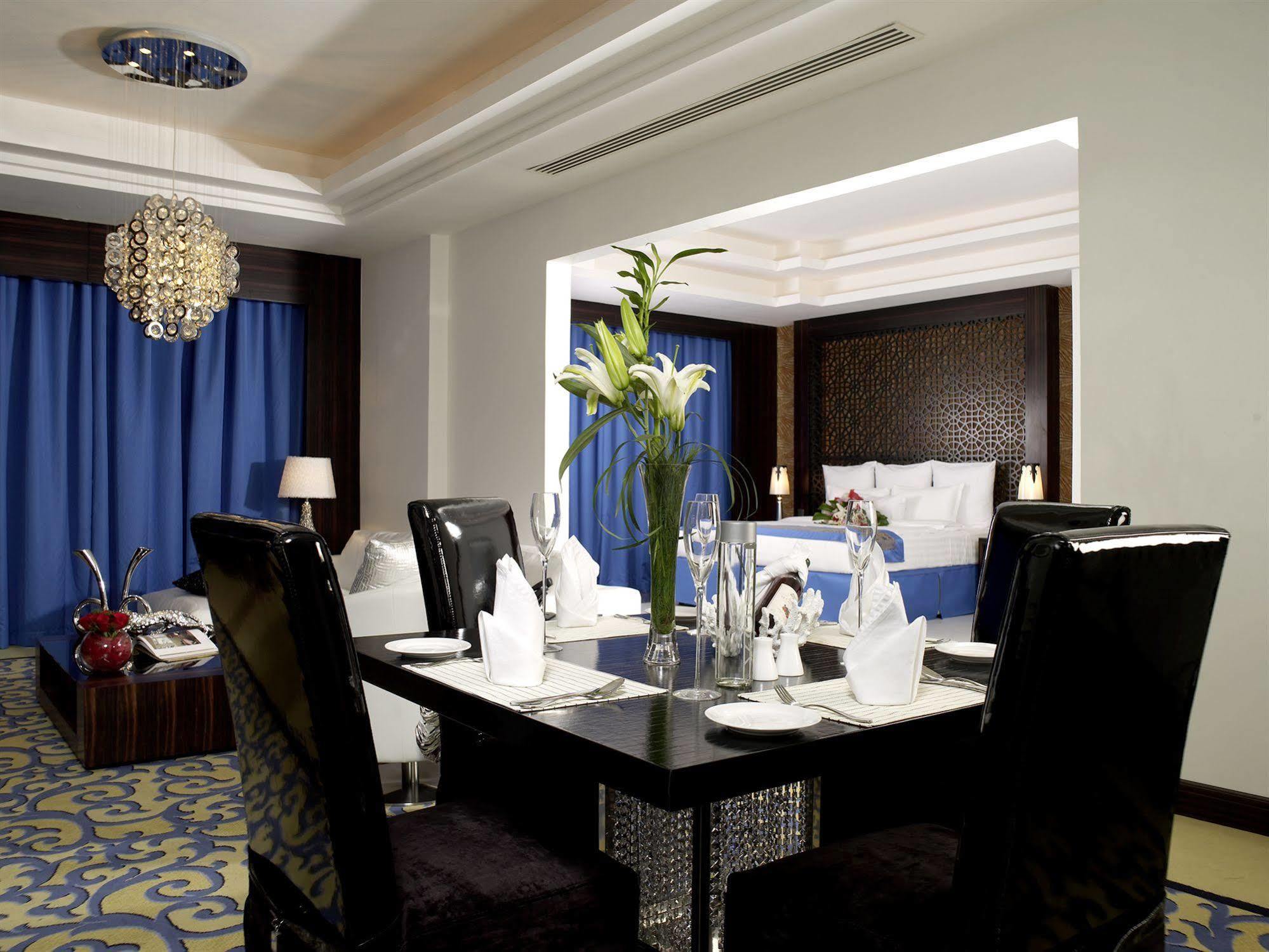 Nordic Palace And Spa Hotel Manama Restaurant photo